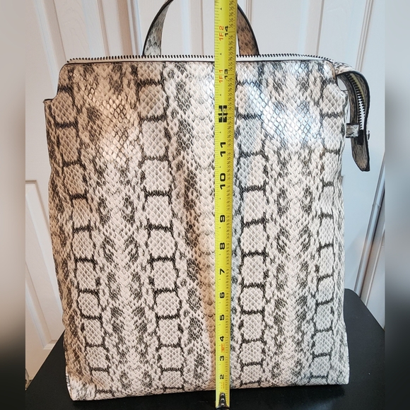 Backpack Purse Vegan Animal Print NWT a. new day - Picture 6 of 11